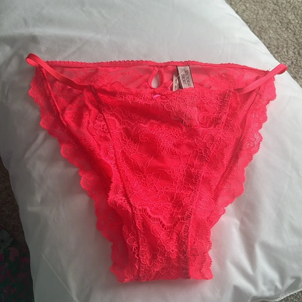 Victoria’s secret women  pink lace bikini panties size M NWT